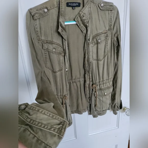 Jacket - Picture 2 of 4